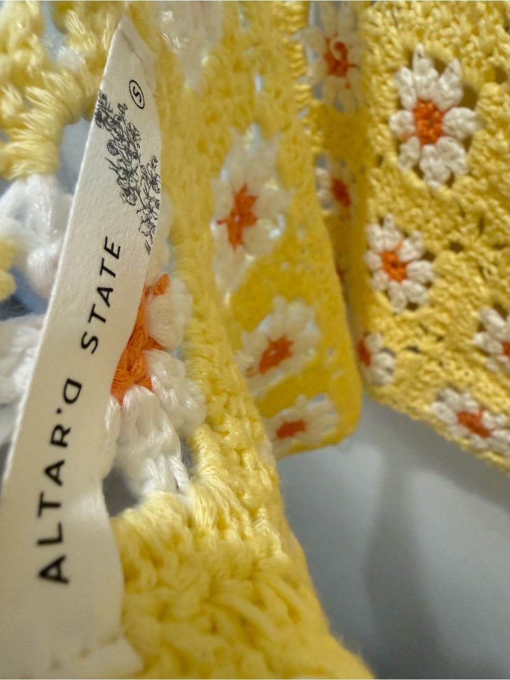 New Altar’s State Yellow Crocheted Daisy Crop Tank Top small - Picture 8 of 10